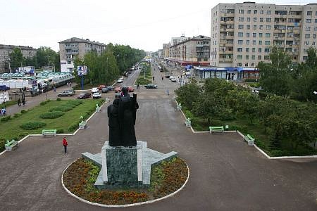 Памятник скорбящей матери вид сверху